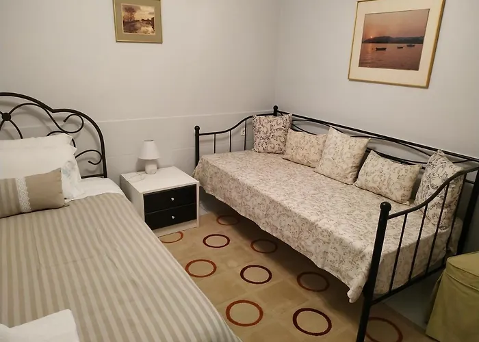 Linda\'S House